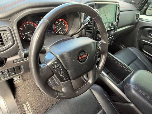 Used 2021 Nissan Titan PRO-4X w/ Pro-4x Convenience Package image 4