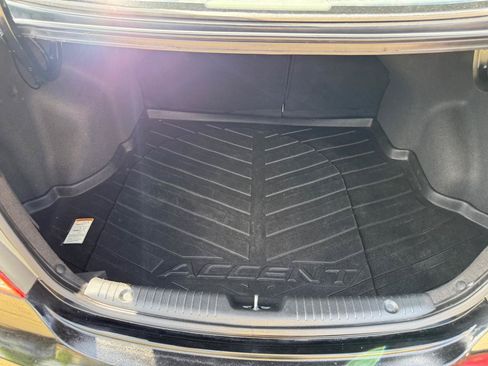 Used 2012 Hyundai Accent GLS w/ Premium Pkg 3 FWD image 16