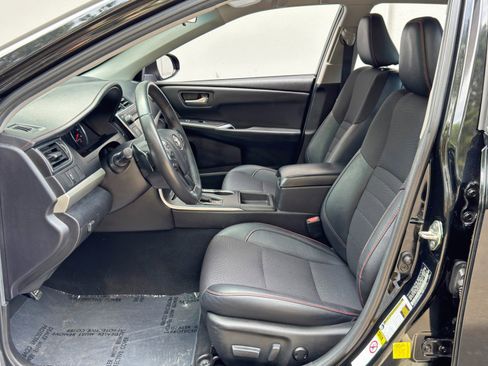 Used 2017 Toyota Camry SE FWD image 15