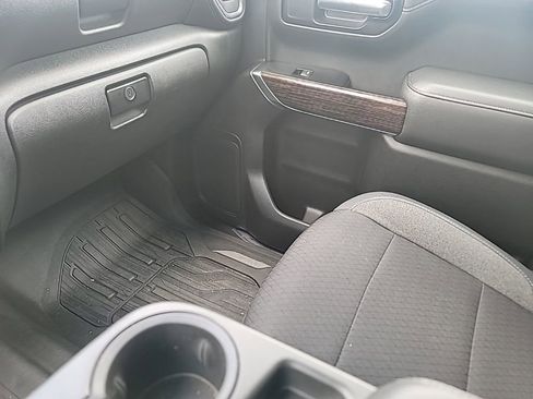 Used 2019 GMC Sierra 1500 SLE w/ X31 Off-Road Package AWD/4WD image 24