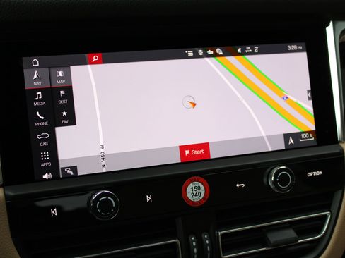 New 2026 Porsche Macan image 17