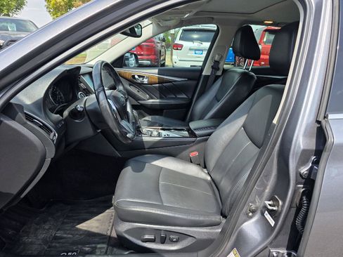 Used 2019 INFINITI Q50 Luxe w/ Essential Package (3.0T Luxe) AWD/4WD image 7