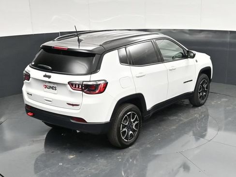 Certified 2025 Jeep Compass Trailhawk AWD/4WD image 42