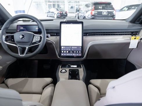 New 2025 Volvo EX90 Ultra image 7