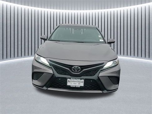 Used 2018 Toyota Camry XSE image 10