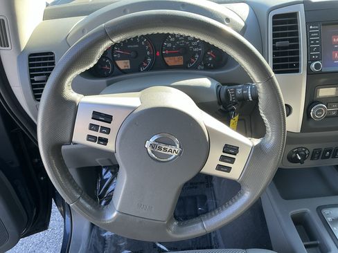 Used 2019 Nissan Frontier SV w/ Value Truck Package AWD/4WD image 14