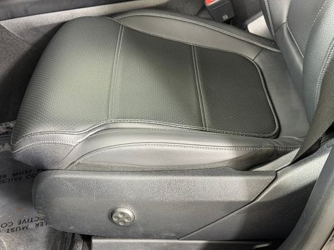 Used 2023 Mercedes-Benz GLC 300 4MATIC image 15