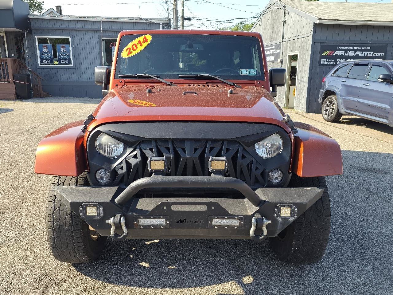 Used 2014 Jeep Wrangler Unlimited Sahara w/ Connectivity Group AWD/4WD image 2