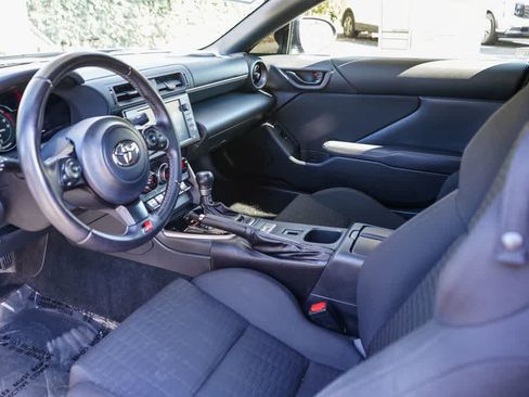 Used 2023 Toyota GR86 RWD image 17