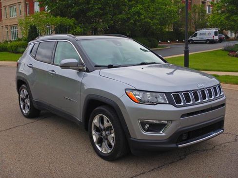 Used 2019 Jeep Compass Limited w/ Advanced Safety Group FWD image 3