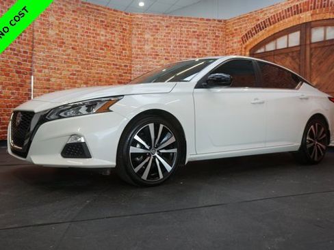 Certified 2022 Nissan Altima 2.5 SR image 3