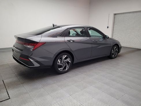 Used 2025 Hyundai Elantra SEL FWD image 10