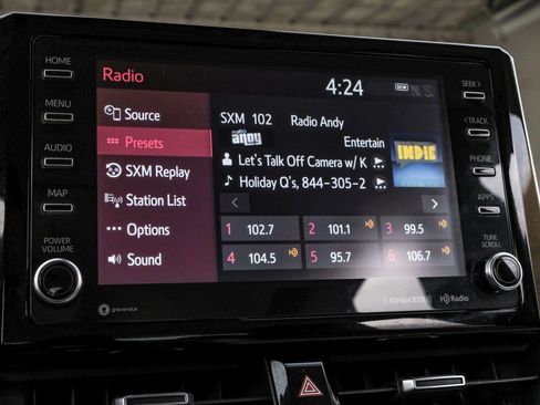 Used 2020 Toyota Corolla XLE image 32