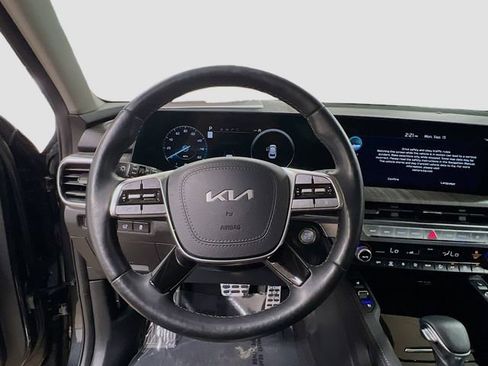 Used 2024 Kia Telluride SX image 11