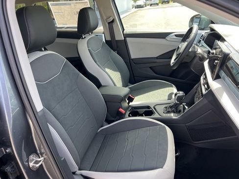 New 2026 Volkswagen Taos SE FWD image 23