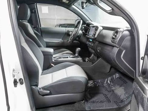 Certified 2023 Toyota Tacoma TRD Sport image 17