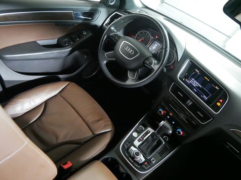 Used 2016 Audi Q5 2.0T Premium Plus w/ Technology Package image 9