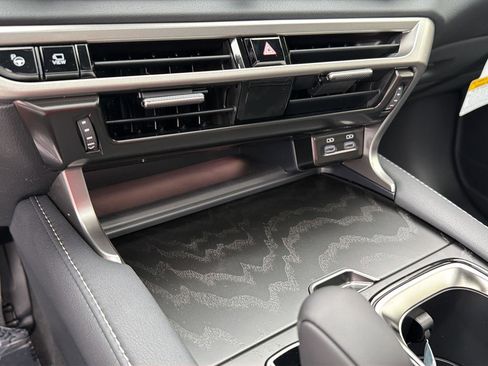 New 2026 Lexus RX 450h AWD image 28