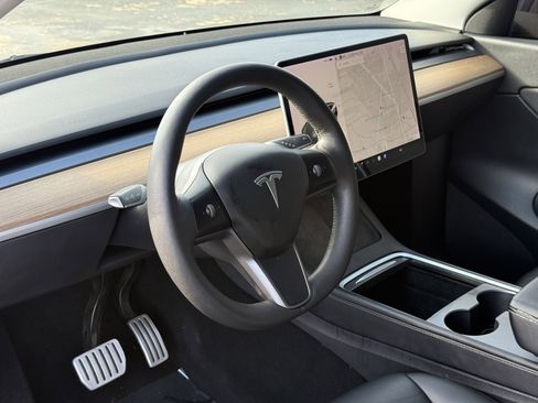 Used 2022 Tesla Model Y Performance image 12