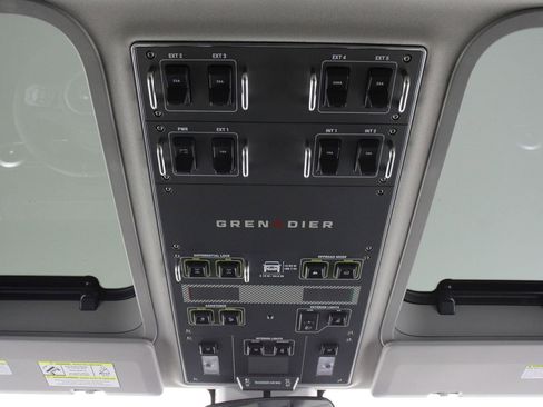 Used 2025 INEOS Grenadier AWD/4WD image 34