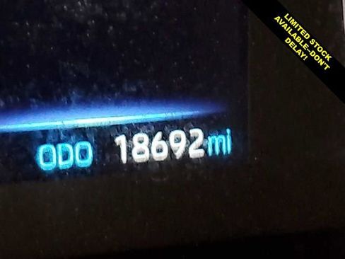 Used 2024 Toyota Corolla SE FWD image 9
