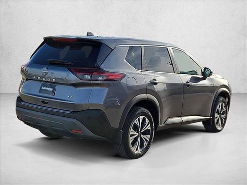 Used 2022 Nissan Rogue SV image 5