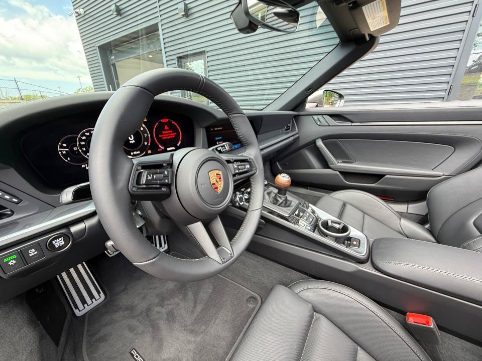 Certified 2026 Porsche 911 Carrera T RWD image 15
