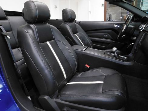 Used 2013 Ford Mustang GT Premium w/ Electronics Pkg RWD image 84