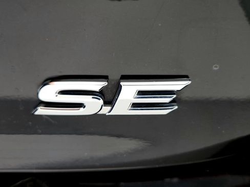 Used 2025 Toyota Camry SE w/ Convenience Package AWD/4WD image 14