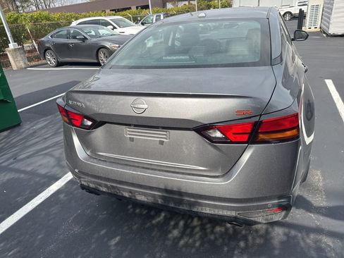 Used 2025 Nissan Altima 2.5 SR image 9
