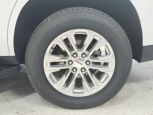 Used 2024 GMC Yukon SLT RWD image 14