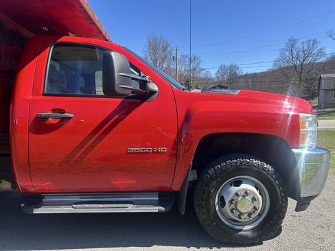 Used 2014 Chevrolet Silverado 3500 W/T w/ Snow Plow Prep Package image 39