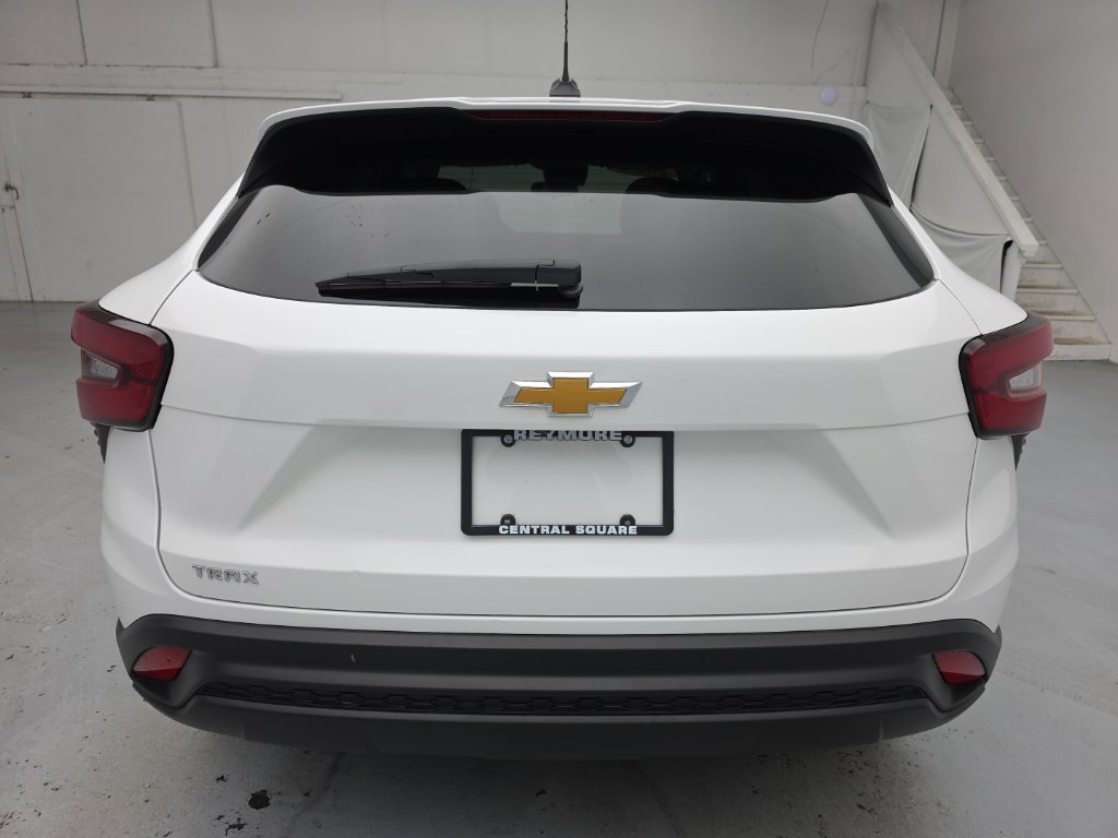 Used 2024 Chevrolet Trax LS FWD image 11