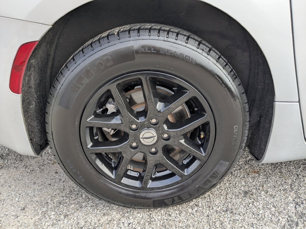 Used 2024 Chrysler Pacifica Touring-L FWD image 24