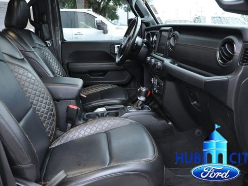Used 2021 Jeep Gladiator Overland AWD/4WD image 16