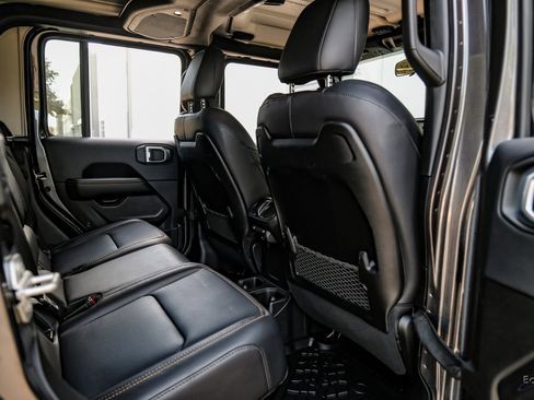 Used 2024 Jeep Gladiator Sport image 68