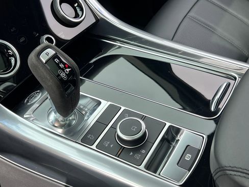 Used 2022 Land Rover Range Rover Sport HST image 30