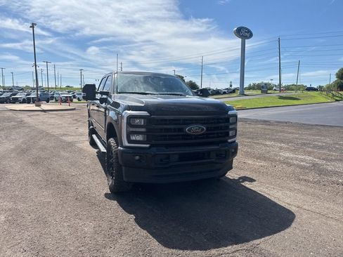 Used 2024 Ford F250 XLT w/ Black Appearance Package AWD/4WD image 3