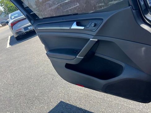 Used 2017 Volkswagen GTI SE FWD image 19