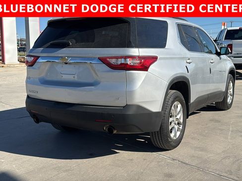 Used 2020 Chevrolet Traverse LT image 5
