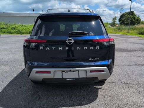 Used 2024 Nissan Pathfinder SL AWD/4WD image 4