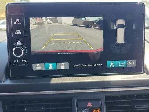 Used 2025 Honda Pilot Touring image 31