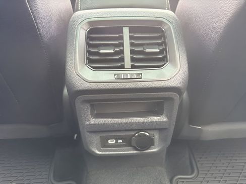 Used 2024 Volkswagen Tiguan SE R-Line AWD/4WD image 22