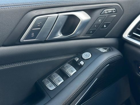 Used 2020 BMW X7 M50i w/ Executive Package image 39