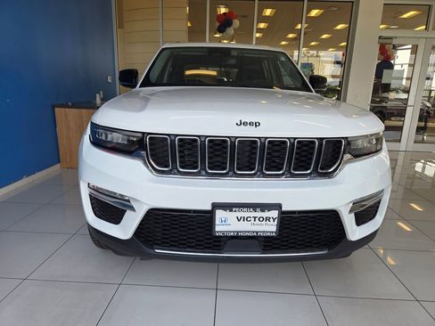 Used 2023 Jeep Grand Cherokee Limited AWD/4WD image 2