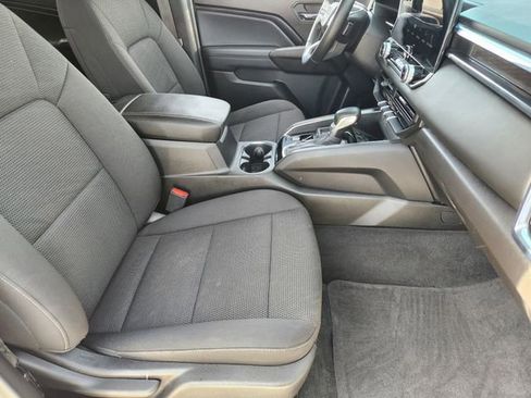 Used 2024 GMC Canyon Elevation image 15