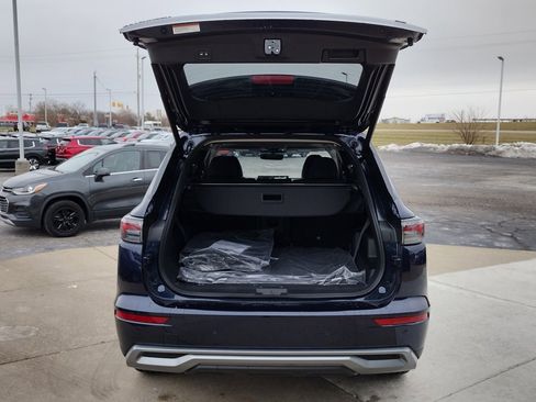 New 2026 Mitsubishi Outlander SE image 16