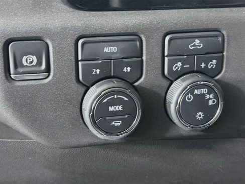 Used 2024 Chevrolet Silverado 1500 LT AWD/4WD image 16