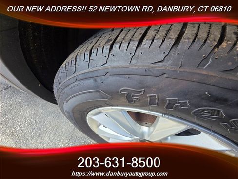 Used 2019 Kia Sorento LX image 3