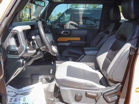 Used 2022 Ford Bronco Black Diamond image 16